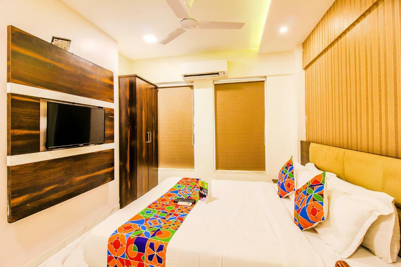 Fabhotel Plus Embassy Park Bombay Esterno foto