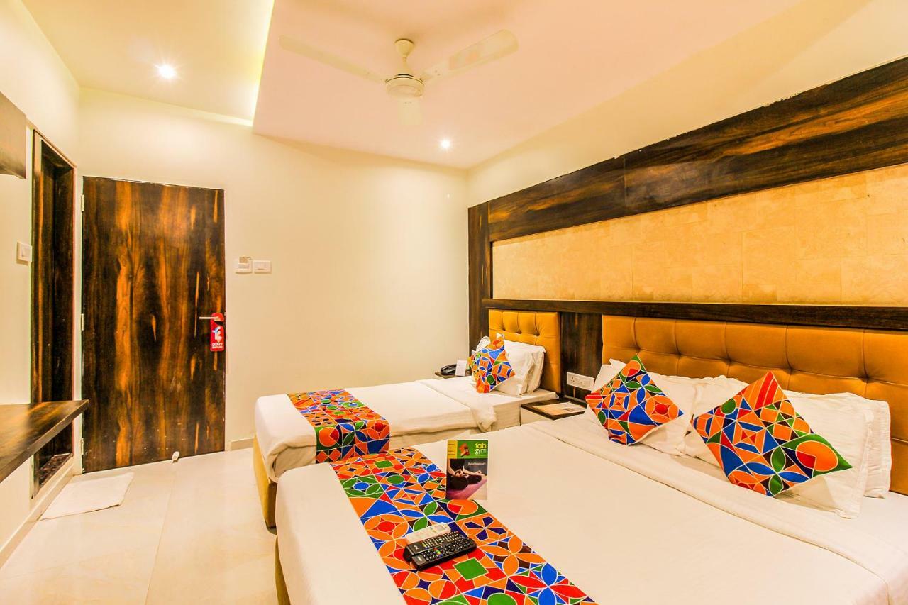 Fabhotel Plus Embassy Park Bombay Esterno foto