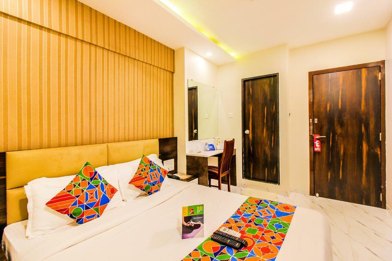 Fabhotel Plus Embassy Park Bombay Esterno foto