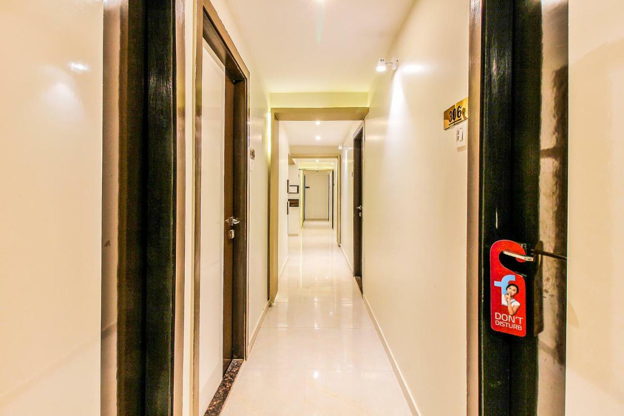 Fabhotel Plus Embassy Park Bombay Esterno foto