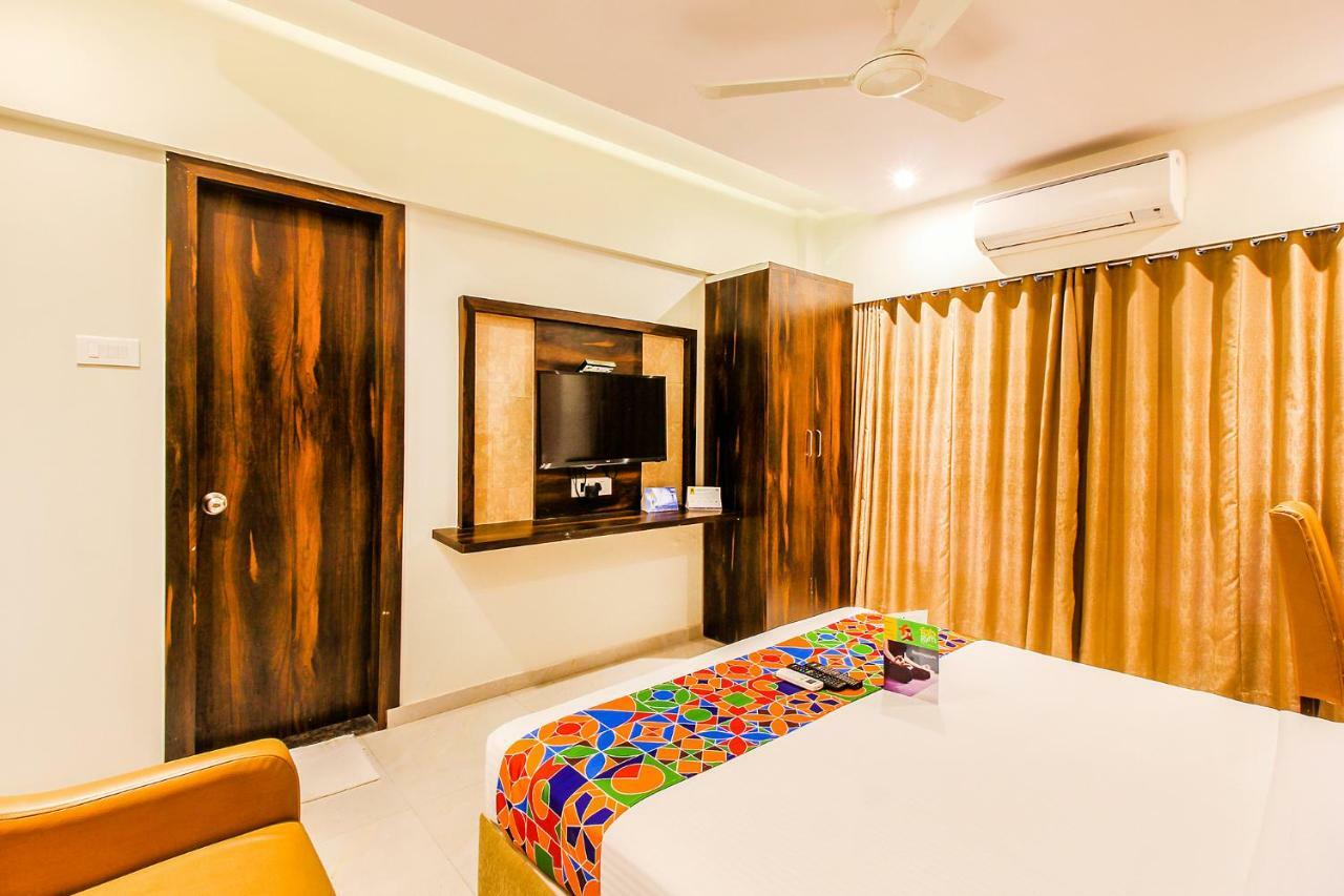 Fabhotel Plus Embassy Park Bombay Esterno foto